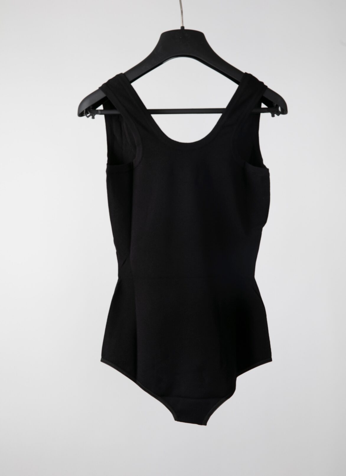 SLEEVELESS SCOOP-NECK BODYSUIT ALAÏA BLACK SLEEVELESS SCOOP-NECK BODYSUIT